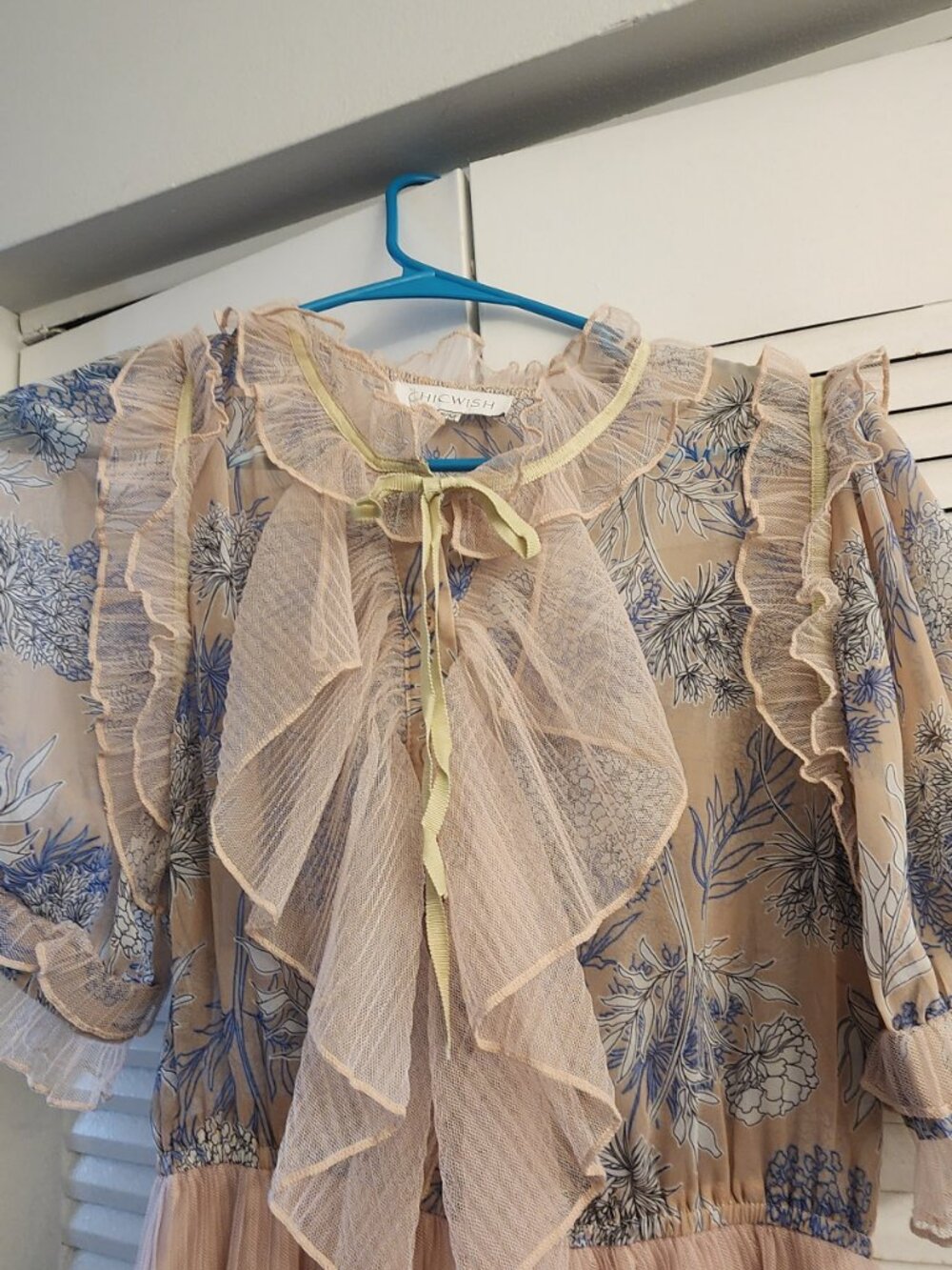 NWT Chicwish Blue and Cream Ruffled Dress new - Picture 2 of 7